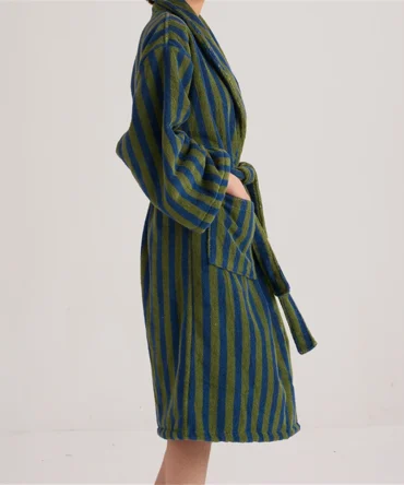 robe de chambre avec boutons